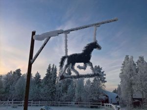 Ruska Laukka tallin pihapiiristä kesä- ja talvikuvia Ruka-Kuusamossa