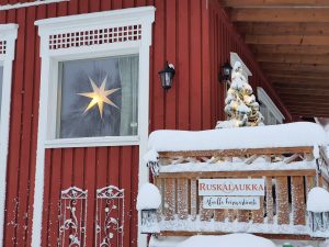 Ruska Laukka tallin pihapiiristä kesä- ja talvikuvia Ruka-Kuusamossa