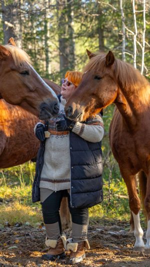 Matka suomenhevosen maailmaan -  elekieli ja vuorovaikutus